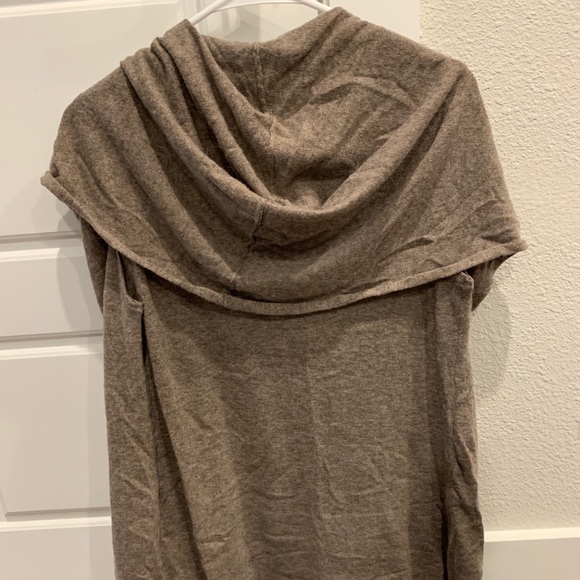 Poncho sweater - Picture 2 of 2